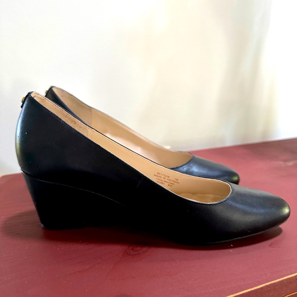 Cole Hann business shoe - worn twice - in great used condition